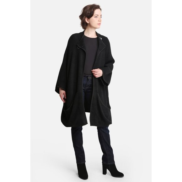 WOMENS BLACK PONCHO CLOAK W/POCKETS / SNAP NECK CLOSURE  - OS - Picture 6 of 11